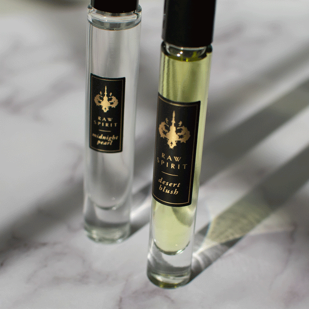 The perfect perfume set for anyone who loves feminine, floral scents.  Available for a limited time, our Floral Rollerball Set includes one Desert Blush 7.5ml rollerball and one Midnight Pearl 7.5ml rollerball.
