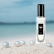 Raw Spirit Mystic Pearl perfume is a re­freshing scent, mingling a heady mix of white flowers, jasmine and frangipani, with a hint of coconut and the tropical spices cinnamon and clove.