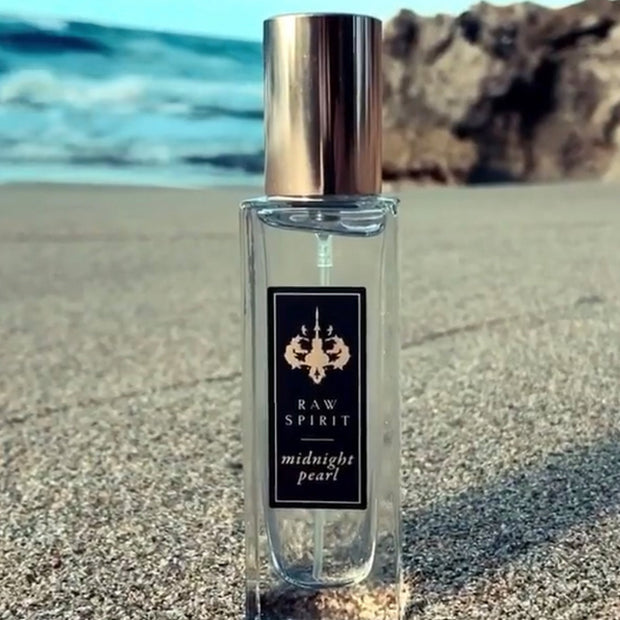 Raw Spirit Midnight Pearl perfume is a floral fragrance with notes of gardenia, Frangipanni, Ylang Ylang, Coconut, Clove, Cinnamon, and the real essence of Pearl.