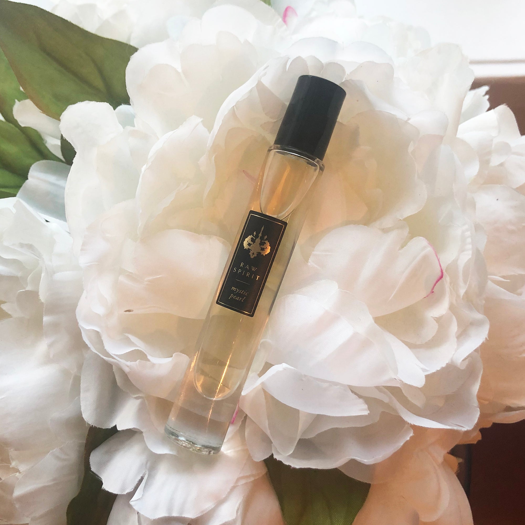 MYSTIC PEARL Perfume, Eau de Parfum Rollerball 0.25 fl oz - Raw Spirit, Inc.