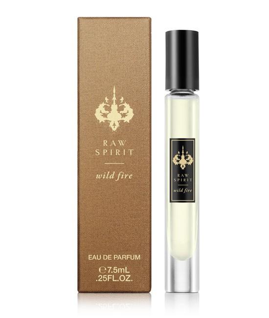 Raw Spirit Wild Fire unisex perfume is a warm, woodsy scent which blends premium wild-harvested Australian sandalwood with creamy amber and floral notes of ylang ylang, jasmine petals, cedarwood and musk.